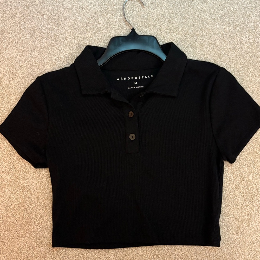 Aeropostale, women’s black crop tee, size medium